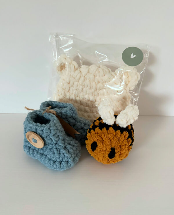 Cadeauset: mutsje, slofjes en bij (diverse kleuren) - Afbeelding 3